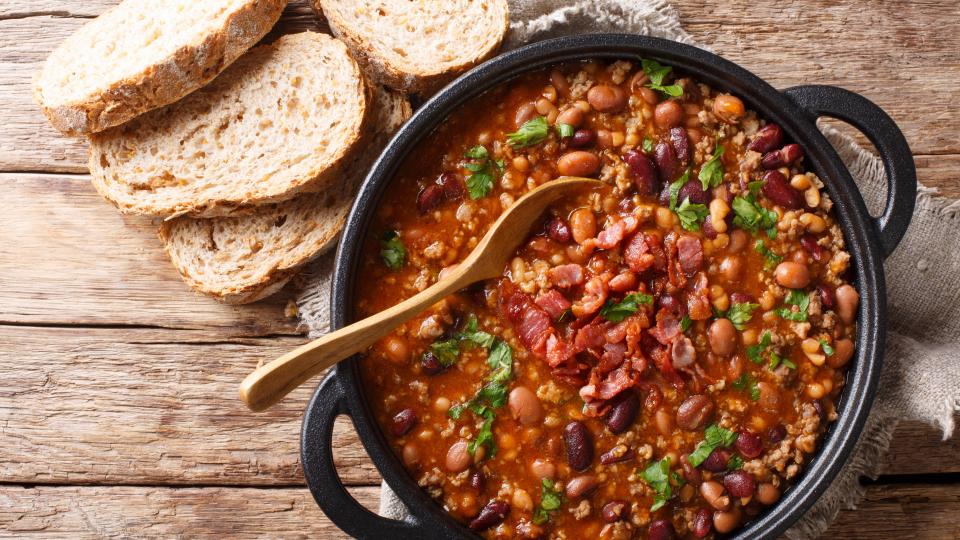 Традиционен боб по манастирски - традиционна българска рецепта